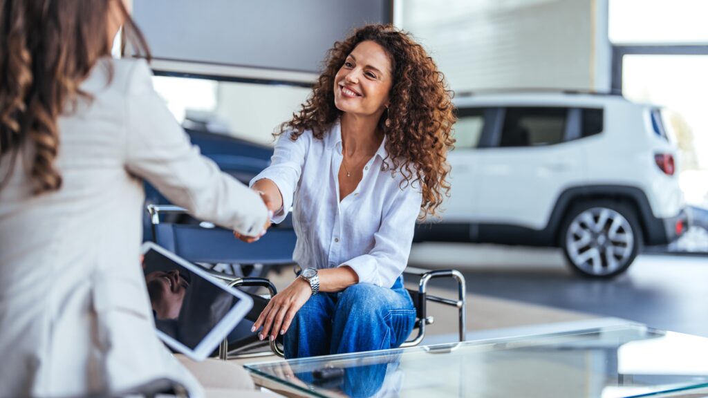 Financing vs leasing a car